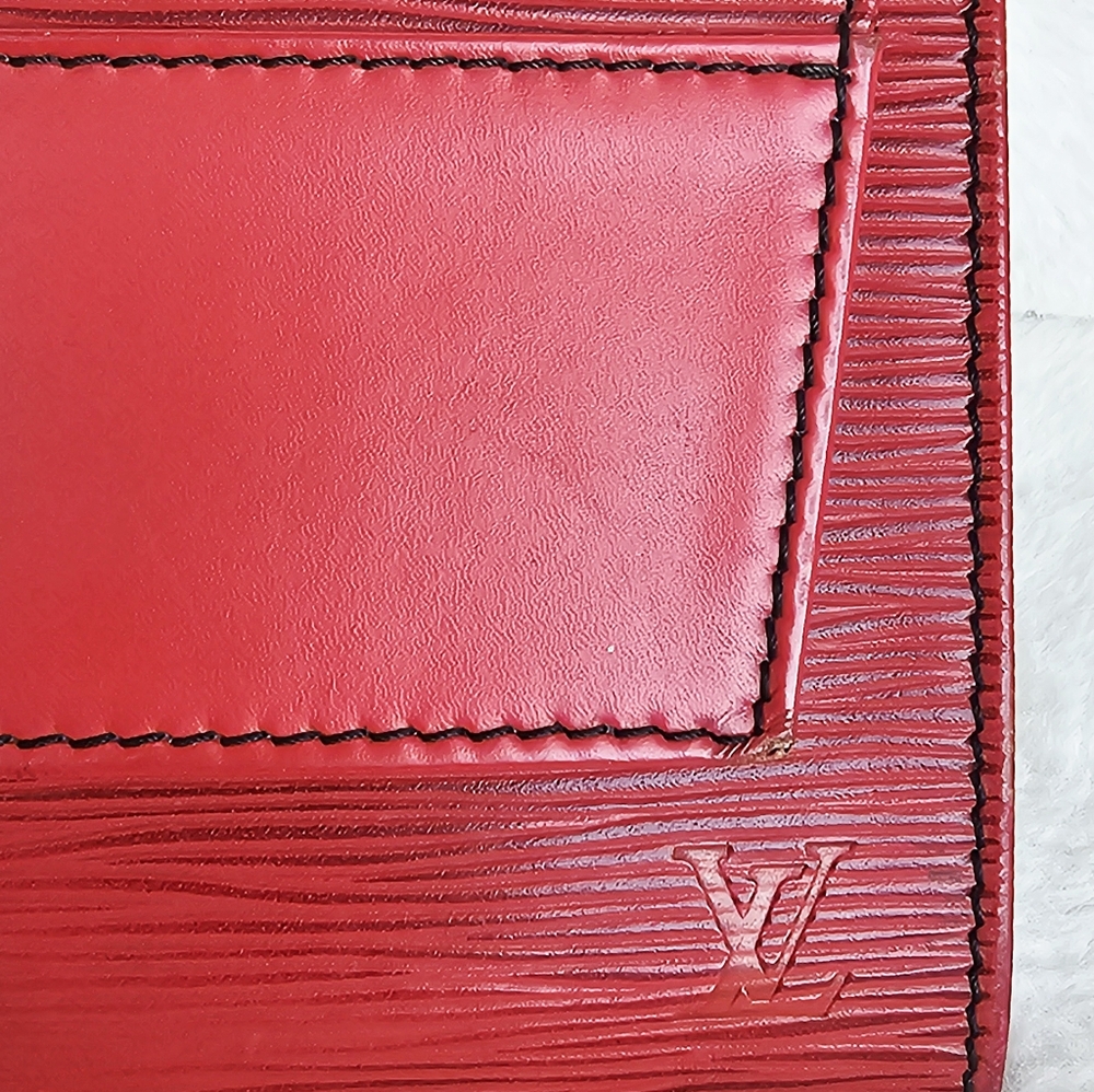 Louis Vuitton Elegant Red Epi Leather Clutch Bag - Picture 3 of 13